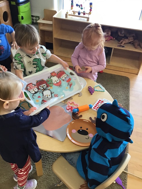 children doing christmas art